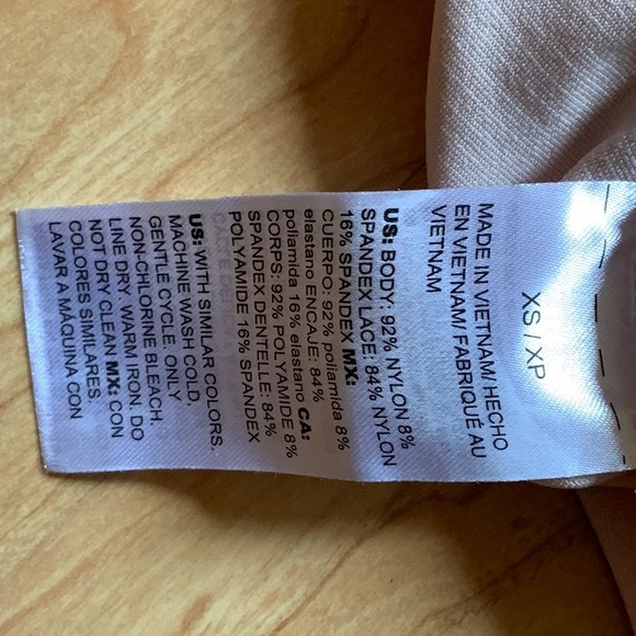 NEW WHBM Delicate Lace Trimmed Cami - Picture 3 of 3